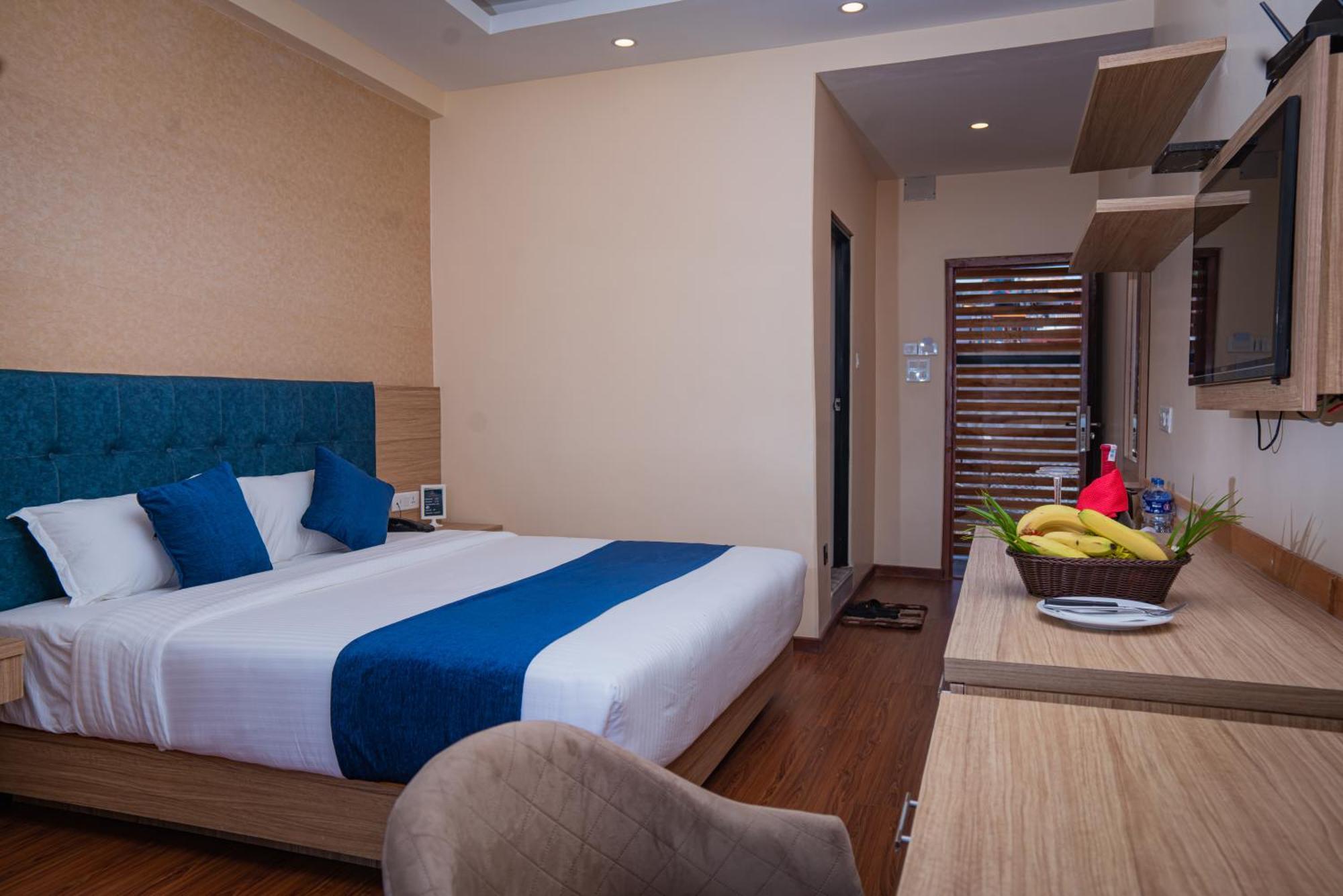 Majestic Lake Front Hotel & Suites Pokhara Extérieur photo