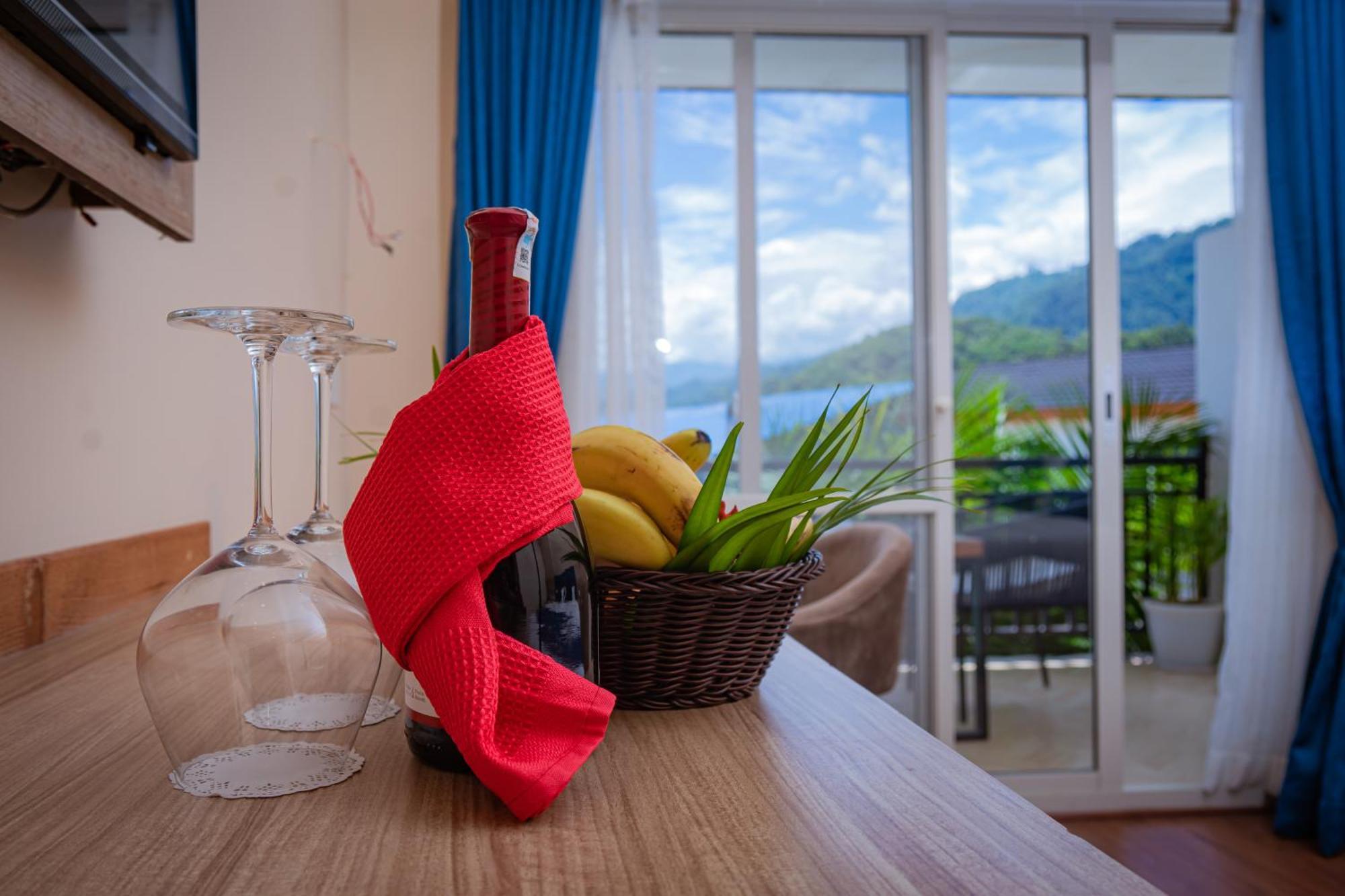 Majestic Lake Front Hotel & Suites Pokhara Extérieur photo