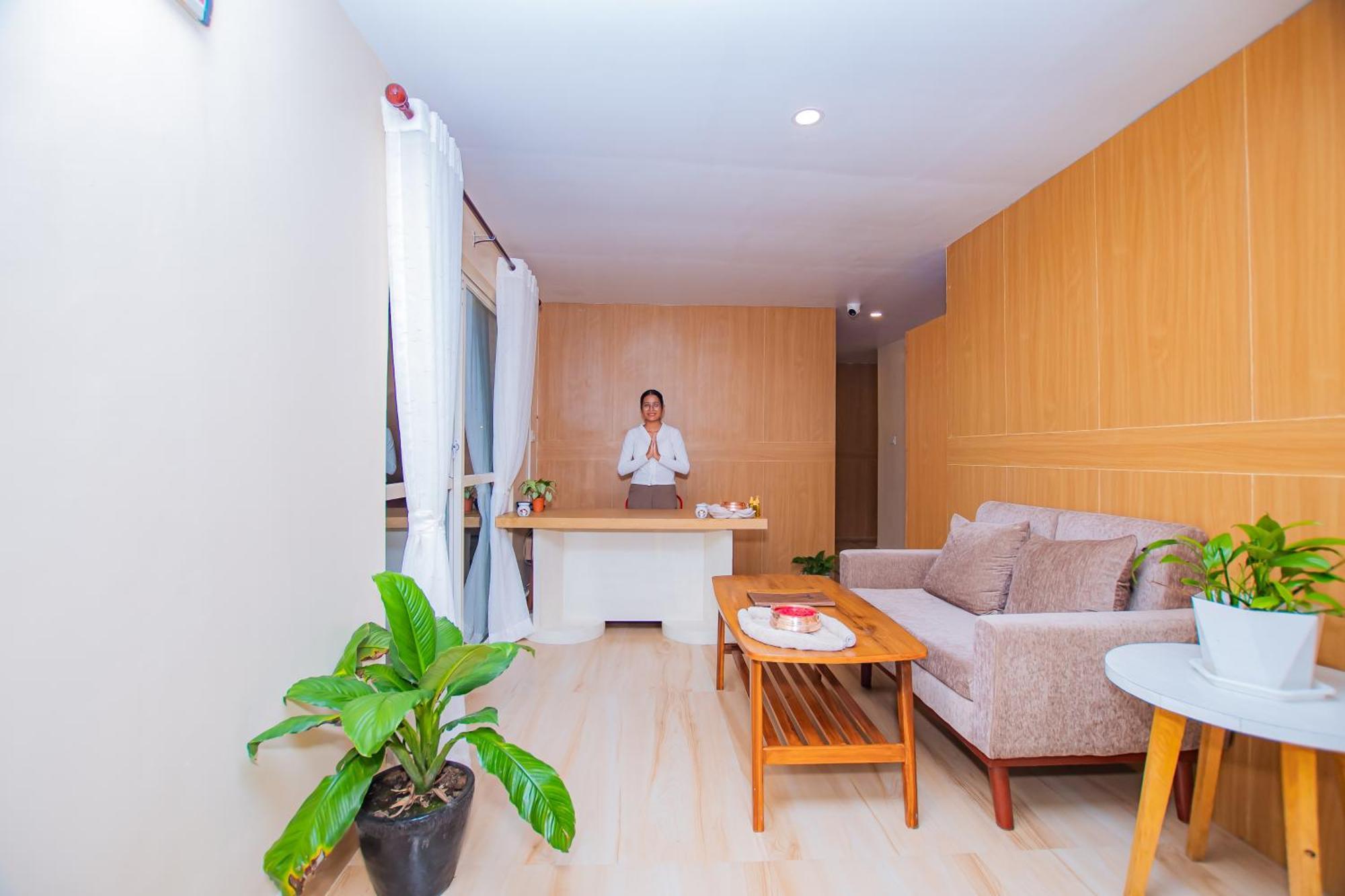 Majestic Lake Front Hotel & Suites Pokhara Extérieur photo